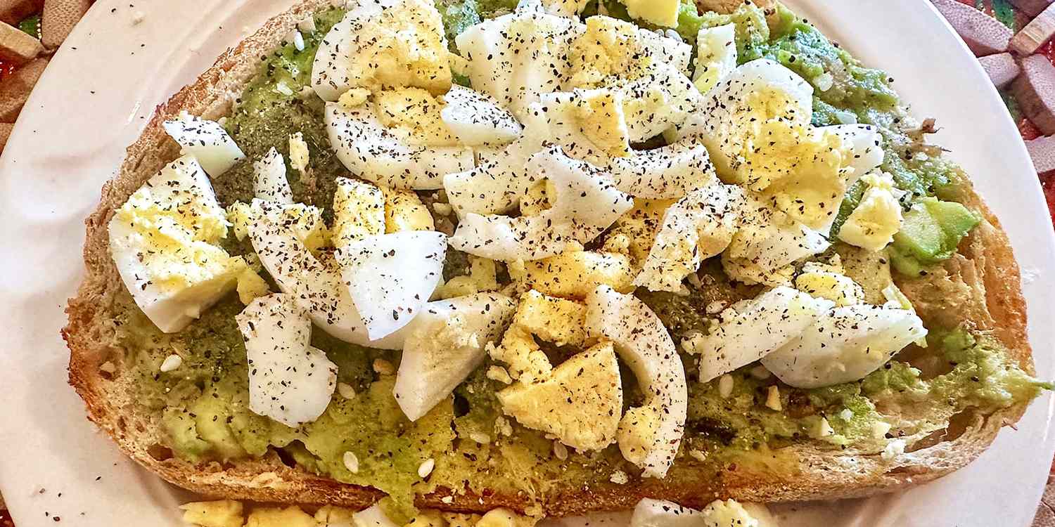 4-Ingredient Egg Avocado Toast Recipe