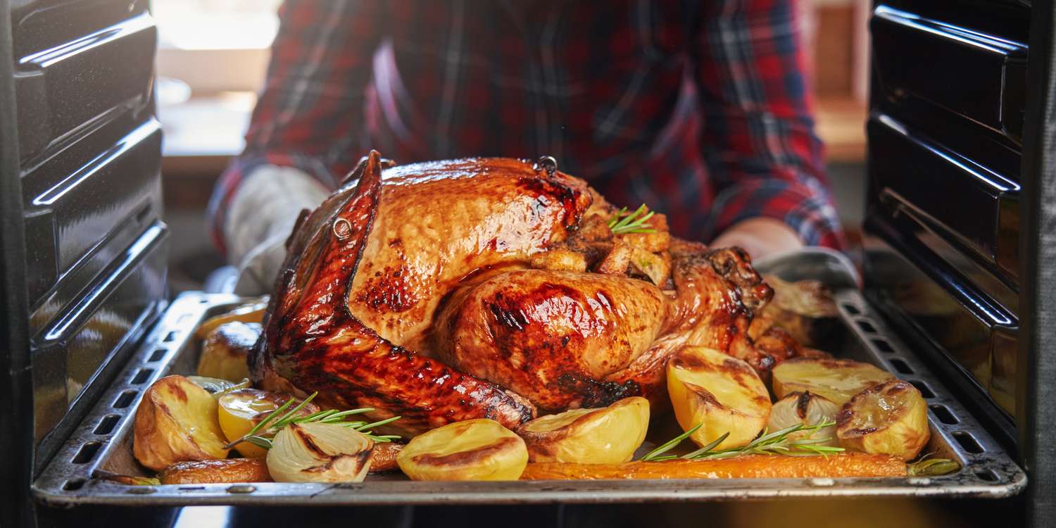 I Asked 8 Chefs How to Make the Juiciest Turkey, and They All Said the Same Thing