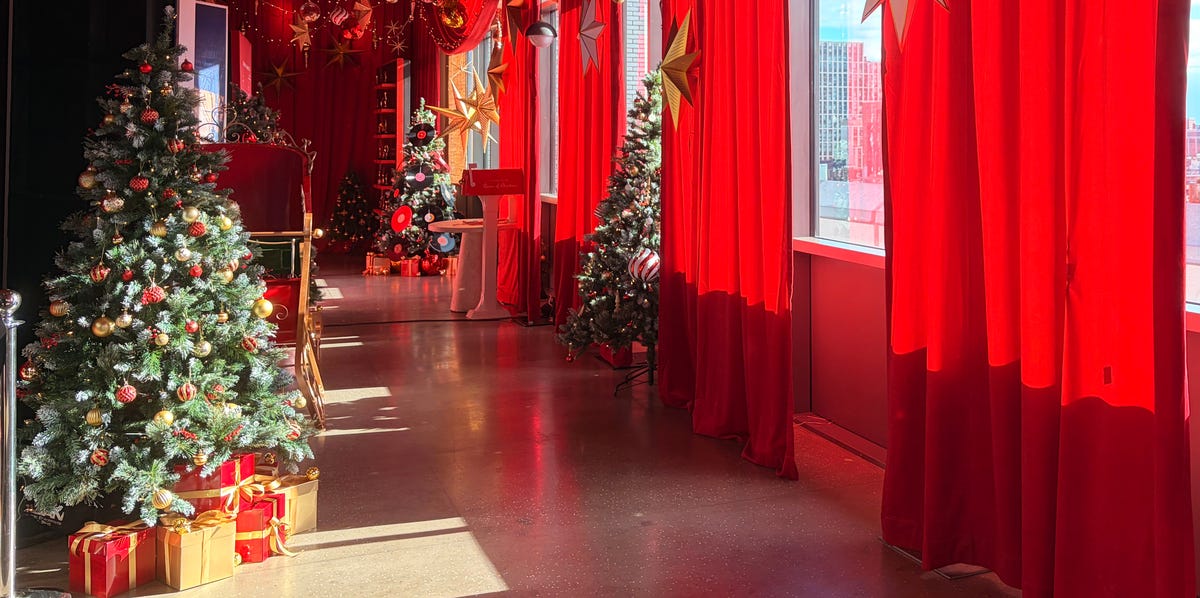 Inside The Mariah Carey Holiday Bar (& I Loved Every Second)