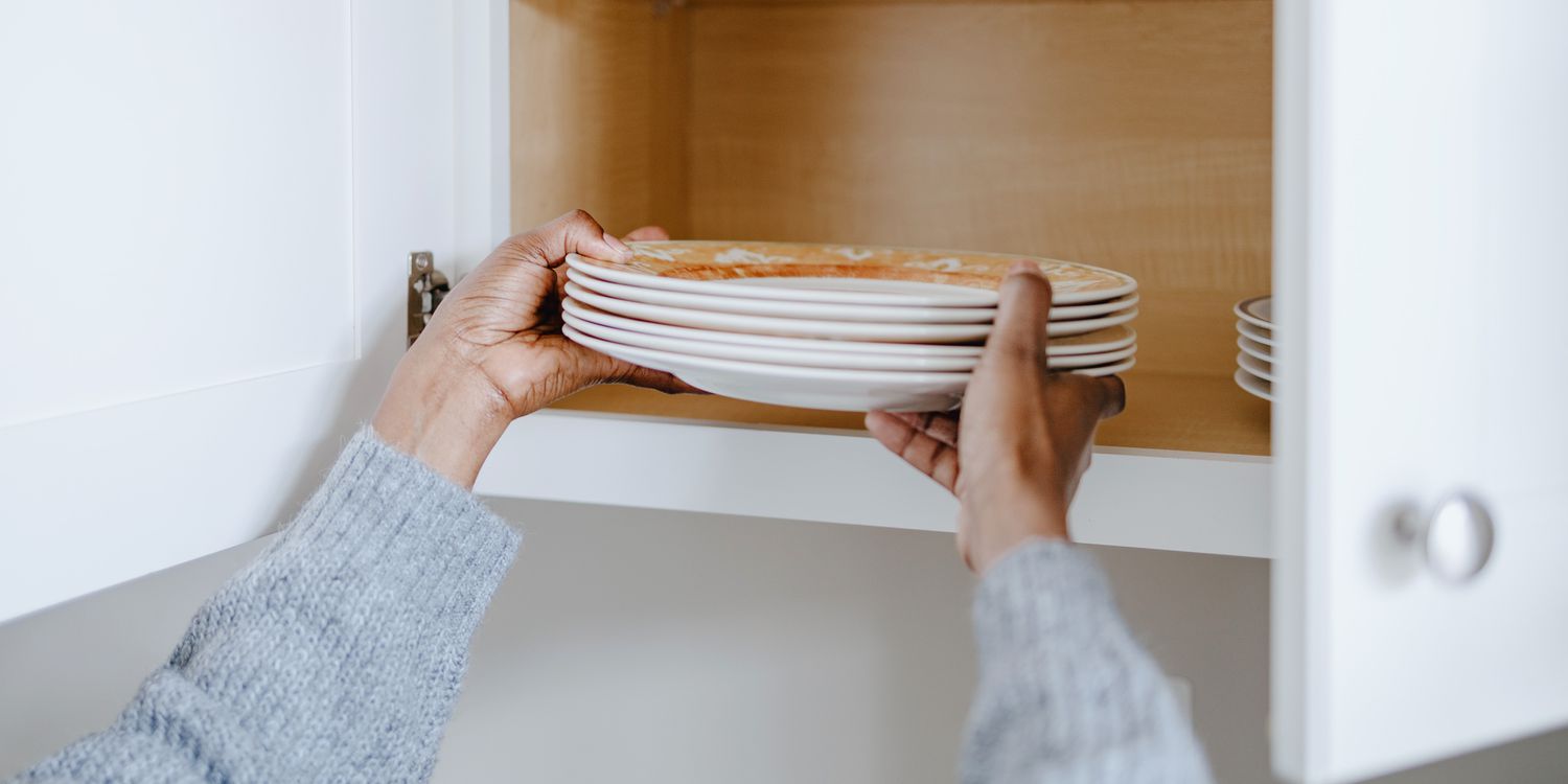 My Aunt Taught Me Not To Store Plates on Cabinet Shelves—Here’s Why